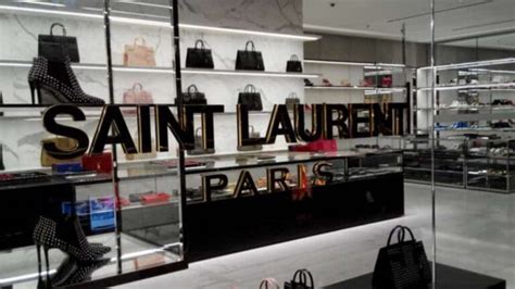 yves saint laurent suivi commande|Client service .